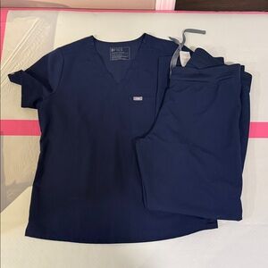 Figs navy scrub set